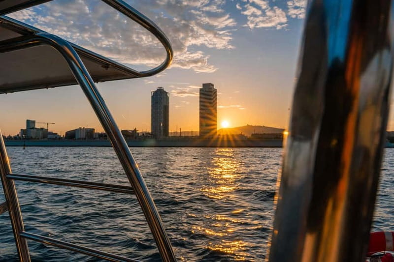 Barcelona: Sunset Catamaran Cruise with Wine and Tapa - Why this sunset sail works well in Barcelona
