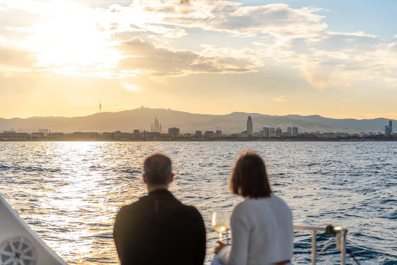 Barcelona: Sunset Catamaran Cruise with Wine and Tapa - The final 45 minutes: a slow return to the port