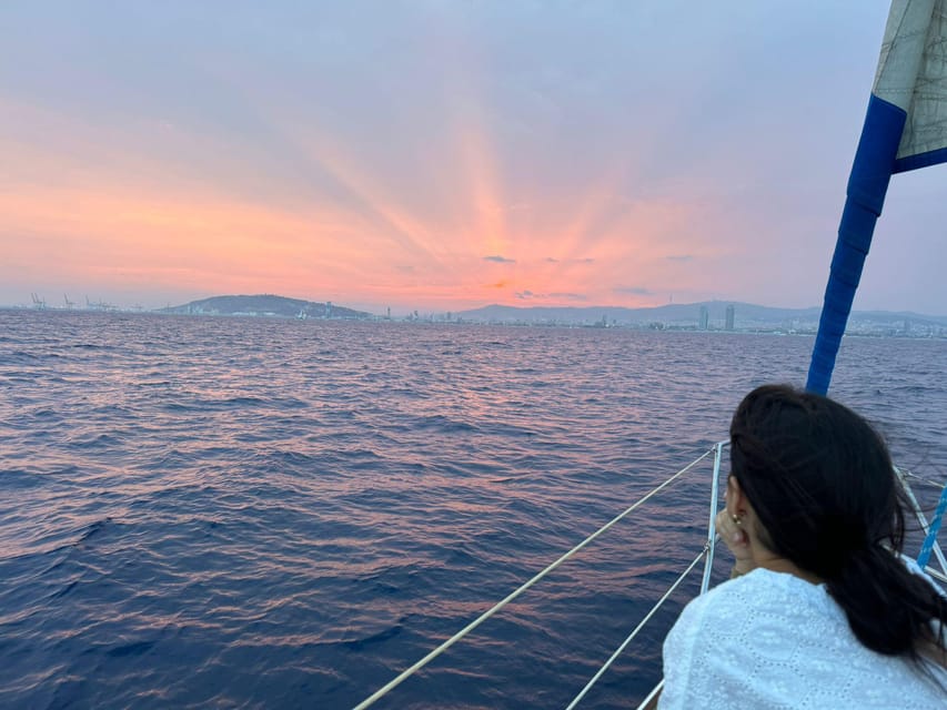 Barcelona: Sunset Sailboat Cruise with Drinks and Snacks - Boarding at Gate 8-9 and Mooring 901