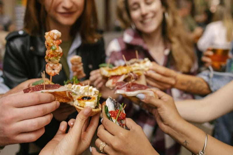 Barcelona: Tapas Food Crawl Walking Tour with Tastings - El Born, where the food walk finds its rhythm