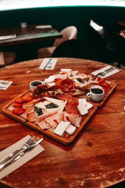 Barcelona: Tipsy Tapas & History Tour in the Gothic Quarter - What you may eat and drink