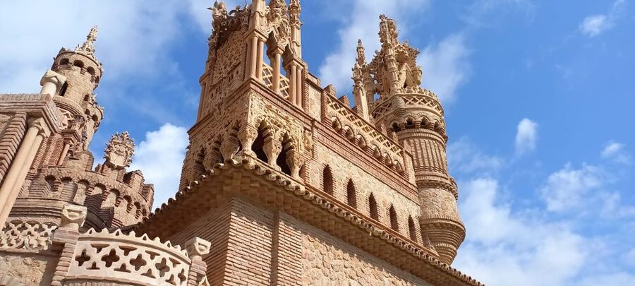 Benalmadena: Colomares Castle Tour with Entry Ticket - A castle in name, a monument in purpose