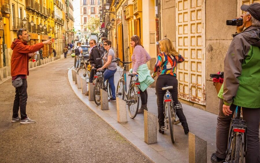 Best of Madrid: 3-Hour Guided Bike Tour in Small Groups - Plaza Mayor and Madrid de los Austrias