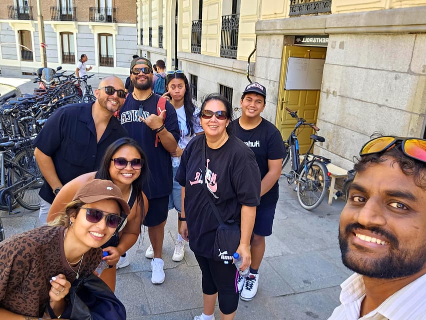 Best of Madrid: 3-Hour Guided Bike Tour in Small Groups - Starting at Rent&Roll Madrid