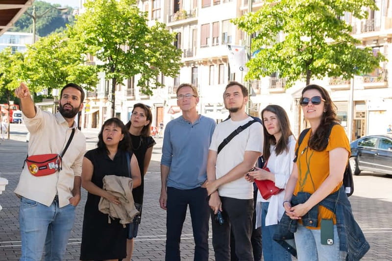 Bilbao: Basque Food Tour with Guide - Moving through several Bilbao neighborhoods