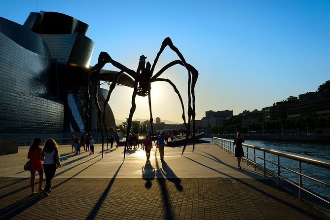 Bilbao: Guggenheim Like Never Before: VIP Access. Small Group.Top - Inside the galleries: selected modern and postmodern art