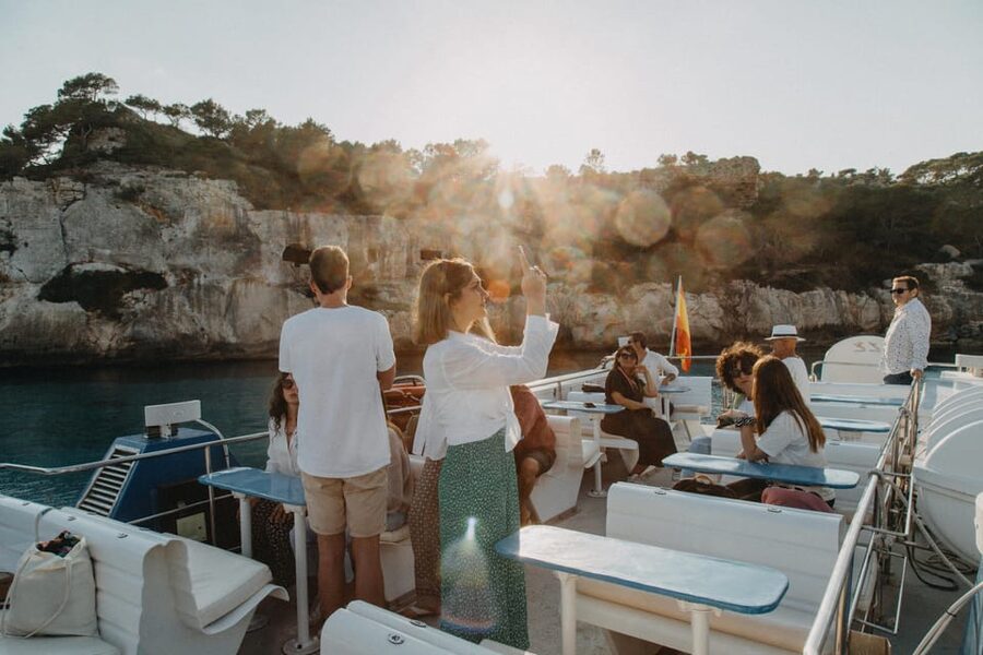 Cala'n Bosch: 2-Hour Sunset Sightseeing Tour - Pont d’en Gil and the caves along the coast
