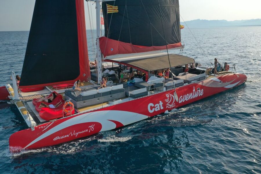 Cambrils: Catamaran Cruise with Drinks and BBQ Lunch Option - The first hour: Cambrils to the swimming area