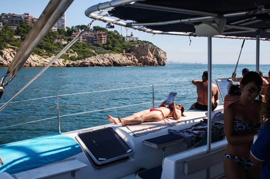 Cambrils: Costa Daurada Sail Catamaran Cruise - Drinks, lunch, and what the price really covers