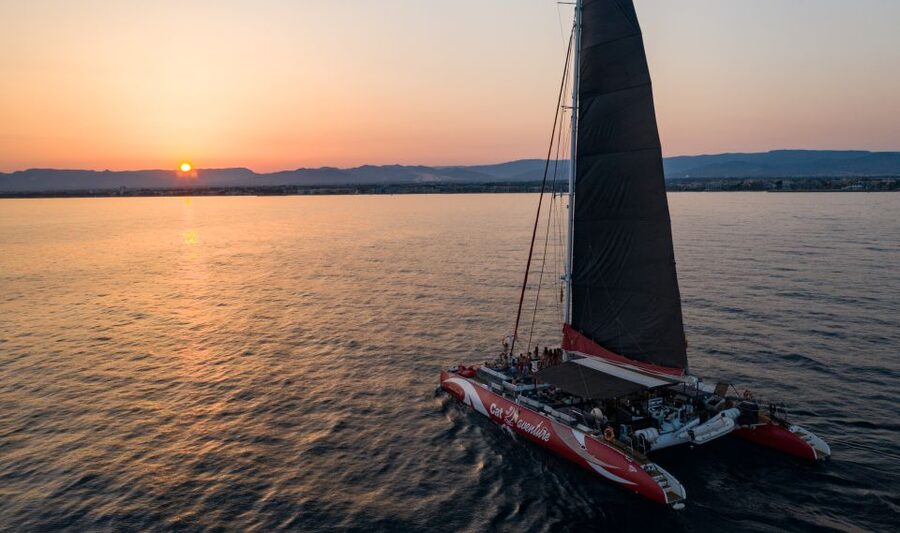 Cambrils: Sunset Catamaran Cruise with Drinks - The first 45 minutes along the Costa Dorada