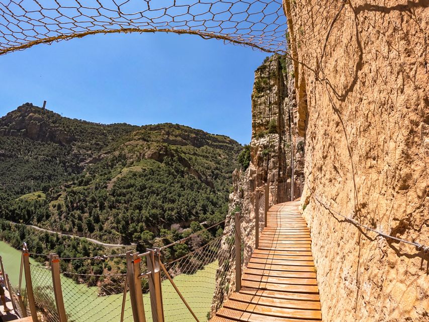 Caminito del Rey: Entry Ticket and Guided Tour - Getting to the northern entrance