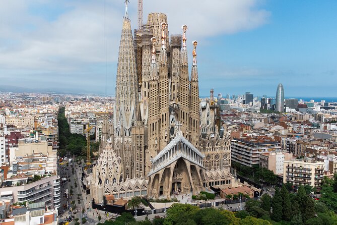 Combo: Skip the Line Sagrada Familia & Park Guell Guided Tour - Park Güell and Gaudí’s love of nature
