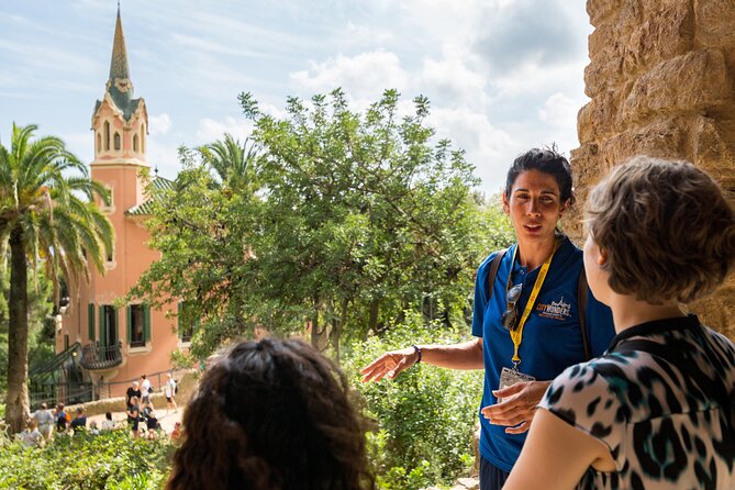 Combo: Skip the Line Sagrada Familia & Park Guell Guided Tour - Guides and headsets make the difference