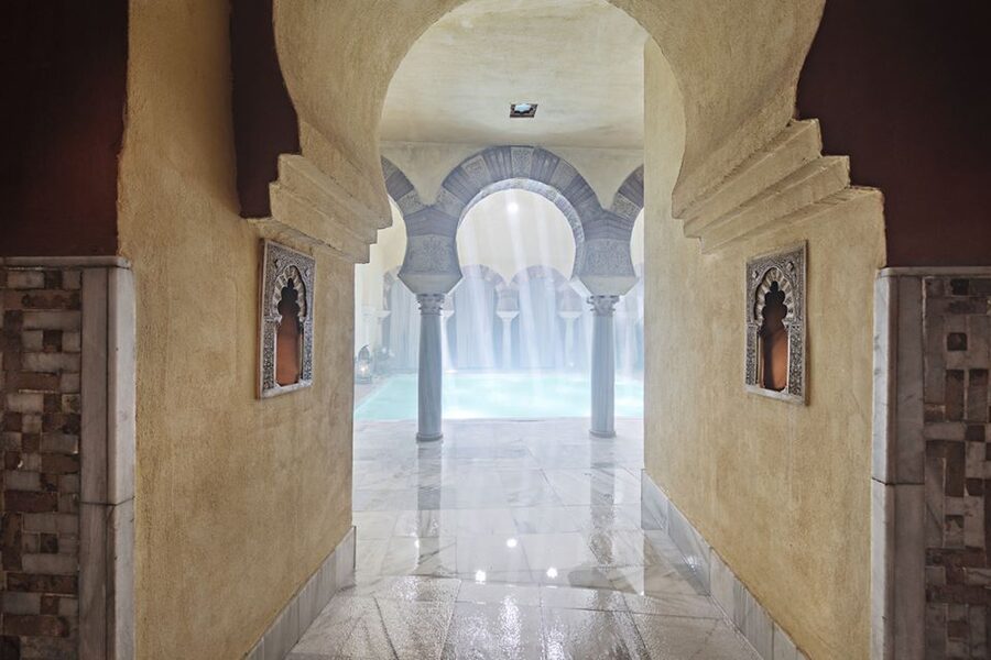 Córdoba: Hammam Al Ándalus Entry Ticket w/Optional Massage - What happens when you arrive