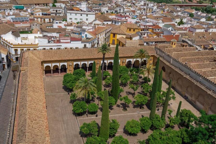 Cordoba: Mosque-Cathedral E-Ticket with Audio Guide - The extra Cordoba stops included in the app