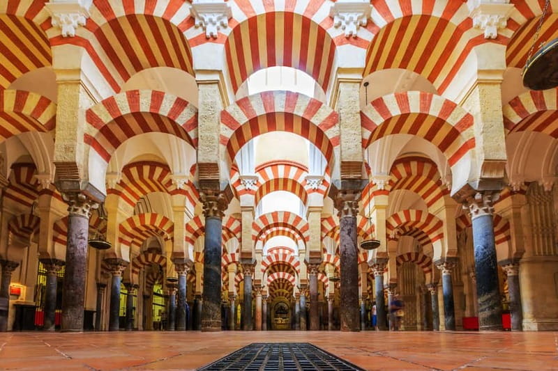 Córdoba: Mosque-Cathedral, Jewish Quarter and Alcázar Tour - Starting at Plaza Triunfo