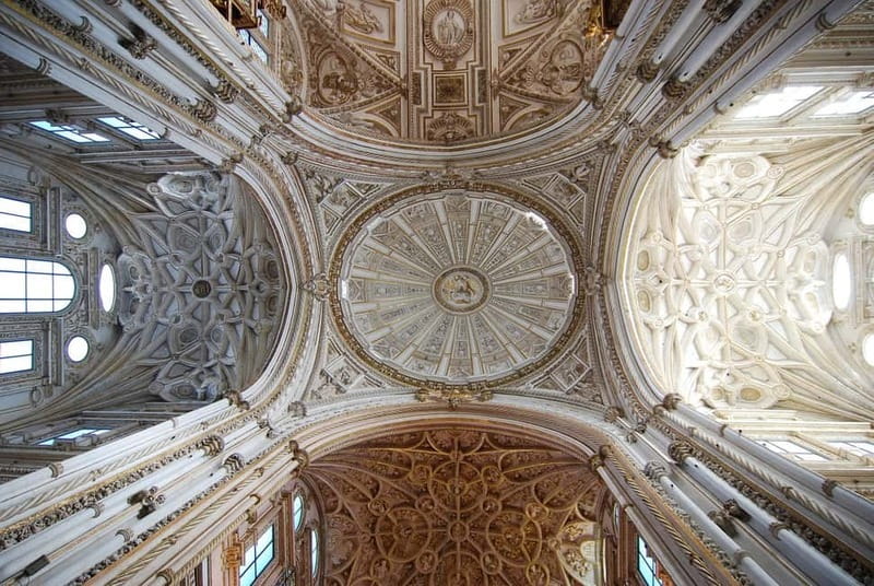 Córdoba: Mosque-Cathedral, Jewish Quarter and Alcázar Tour - Pace, breaks, and the practical trade-offs