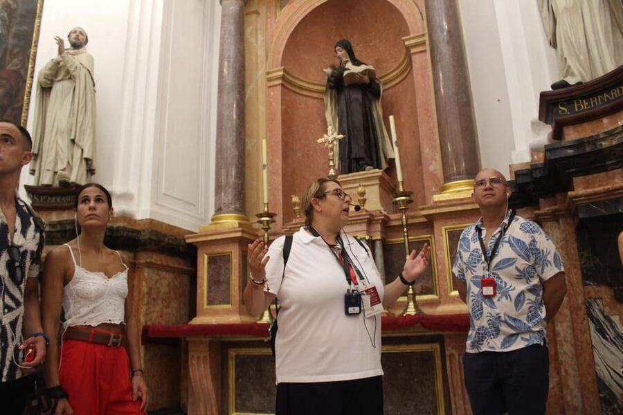 Cordoba Mosque-Cathedral: Skip-the-Line Guided Tour - Entering the monument through its layered past