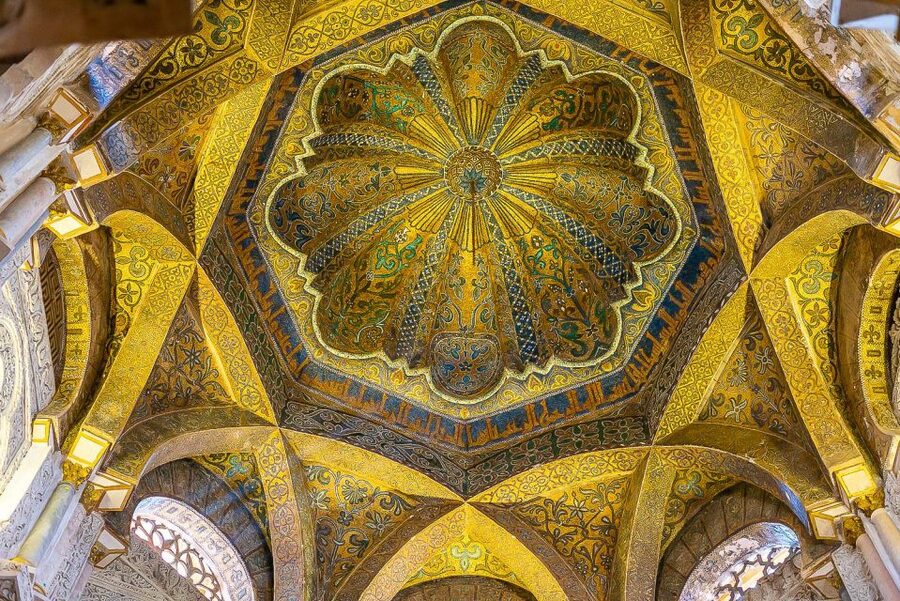 Córdoba: Skip-the-Ticket-Line Mosque-Cathedral Guided Tour - Dress, children, and group details
