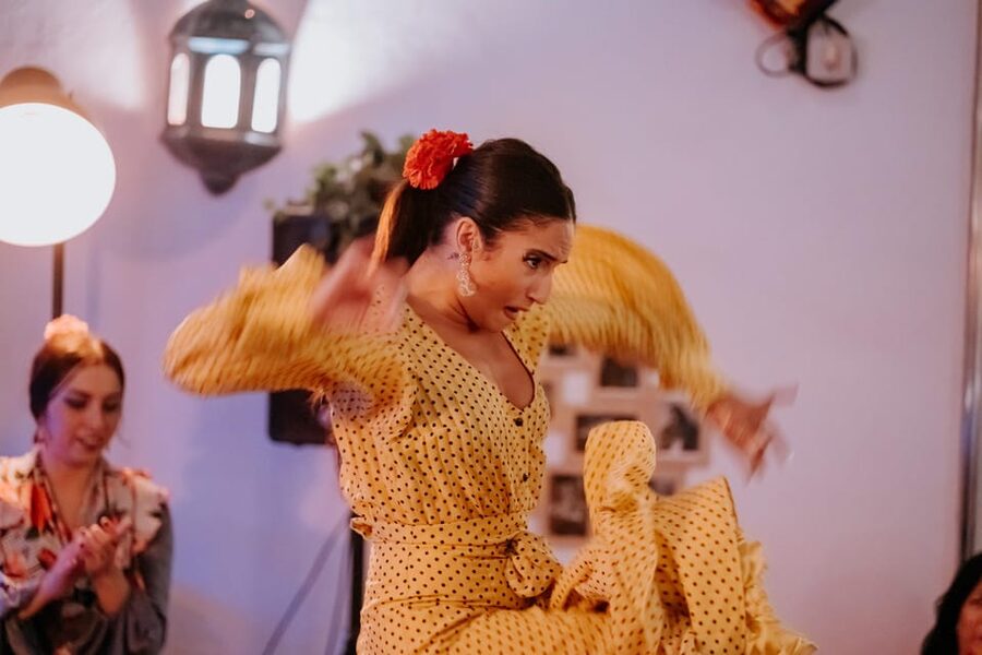 Córdoba: Tablao Flamenco at Doble de Cepa with Optional Meal - What the one-hour flamenco show includes
