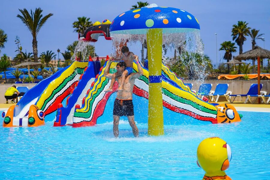 Corralejo: Acua Water Park Entry Ticket - Sunbeds, shade, and the midday heat