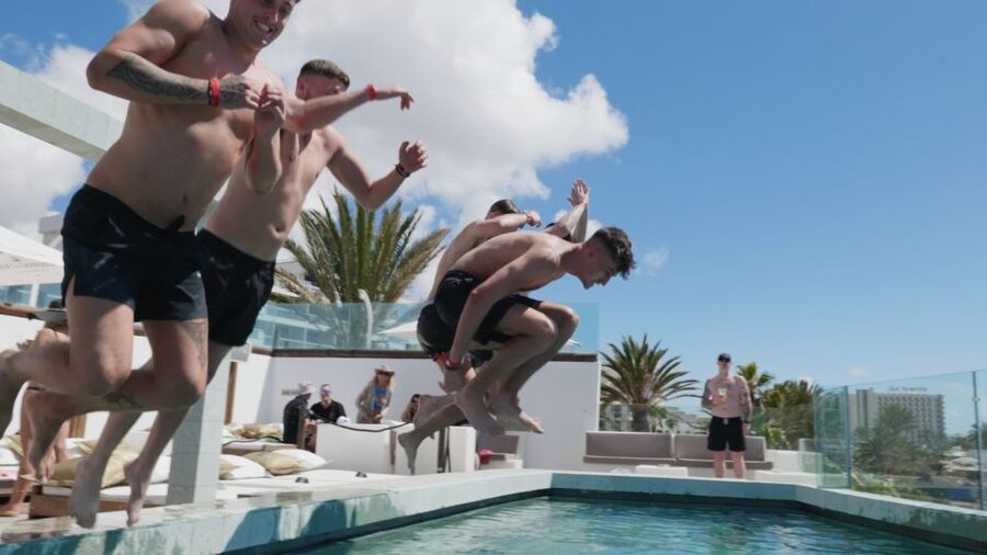 Costa Adeje: Tenerife Monkey Beach Club Utopia Pool Party - Who will enjoy Utopia Pool Party