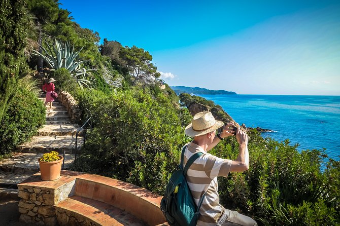 Costa Brava & Medieval Village Tour with Lunch - What the guide adds to the day