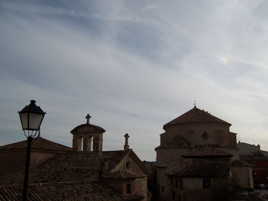 Cuenca: Medieval Old Town - The hanging houses and cliff-edge views