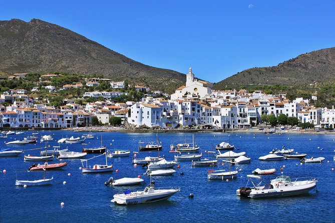 Dali Museum & Cadaques Small Group Tour with Hotel pick-up - Vehicle comfort and the long road home