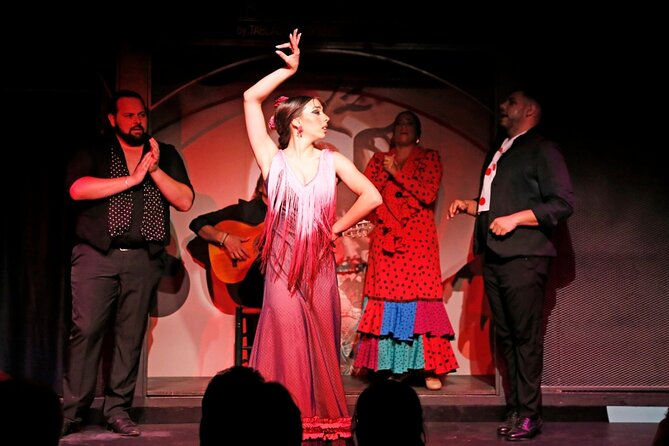 El Duende Flamenco Show with drink option at La Rambla Barcelona - Why the small room changes the experience