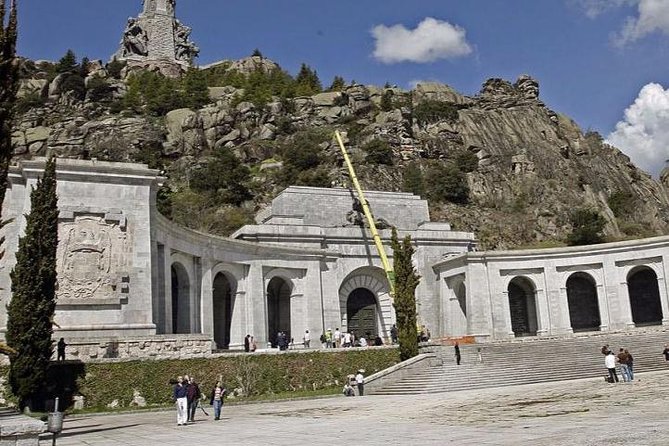 Escorial Monastery and the Valley of the Fallen Tour from Madrid - El Escorial: Felipe II’s granite statement