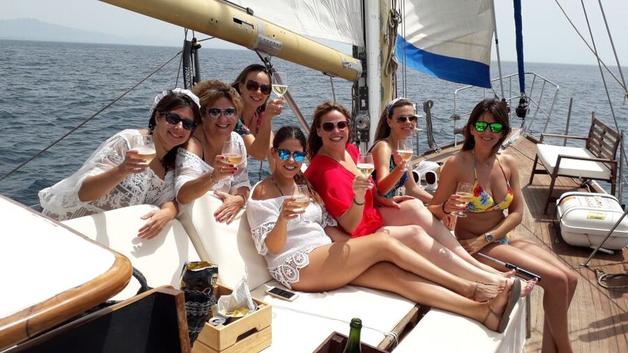 Estepona: Dolphin Watching Sailboat Cruise with Drink - Meeting the Intrépido at Puerto de Estepona