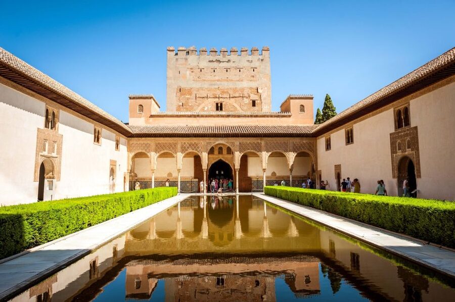Fast-Track Alhambra & Nasrid Palaces Guided Tour - What to bring and who should book