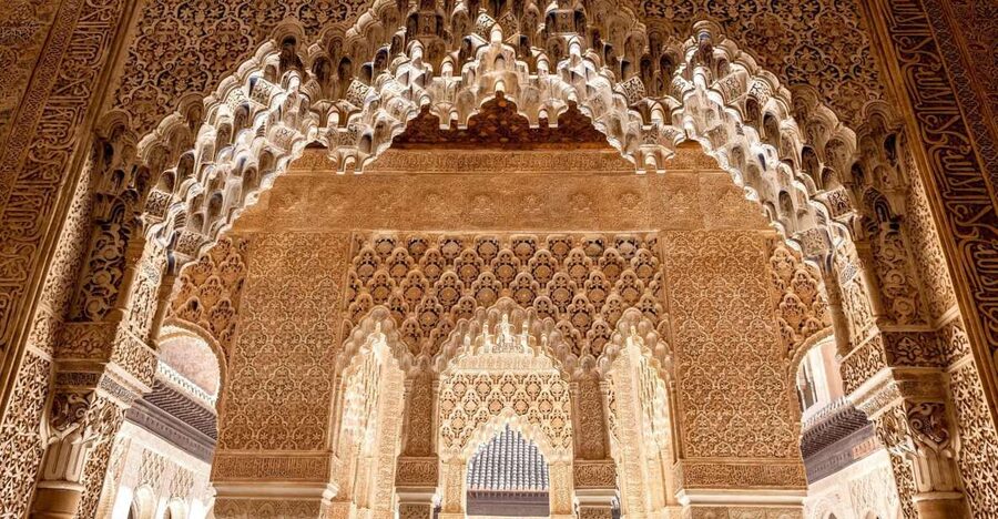 Fast-Track Alhambra & Nasrid Palaces Guided Tour - Generalife Gardens: the royal retreat