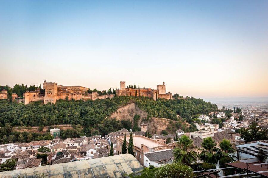 Fast-Track Alhambra & Nasrid Palaces Guided Tour - Charles V Palace: a sharp change in style