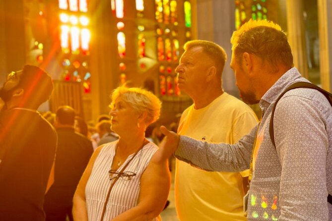 Fast Track: Sagrada Familia Guided Tour - Why Sagrada Familia works better with a guide