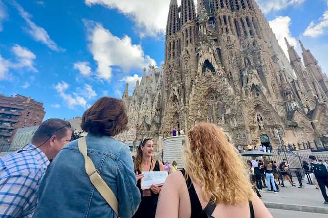 Fast Track: Sagrada Familia Guided Tour - The exterior: stone stories before the doors