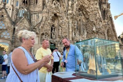 Fast Track: Sagrada Familia Guided Tour