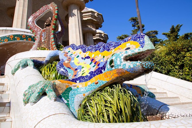 Fast Track Sagrada Familia & Park Guell the best of Gaudí - Meeting at Sardenya Street at 3 p.m.