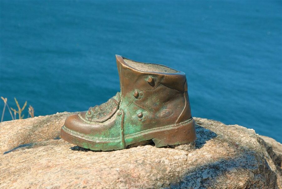 From A Coruña: Costa da Morte & Cape Finisterre Day Tour - Cabo Vilán and the first taste of the coast