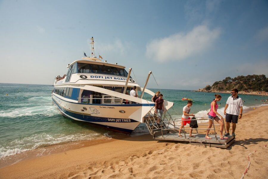 From Barcelona: Costa Brava Day Tour with Boat Trip - The one-hour cruise from Lloret to Tossa