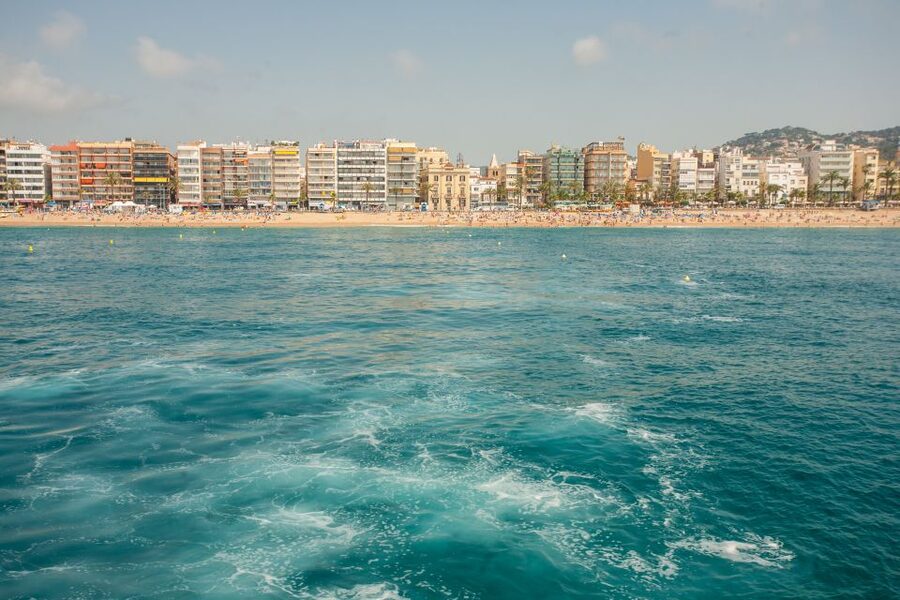 From Barcelona: Costa Brava Day Tour with Boat Trip - Tossa de Mar: old walls, beaches, and Sa Roqueta