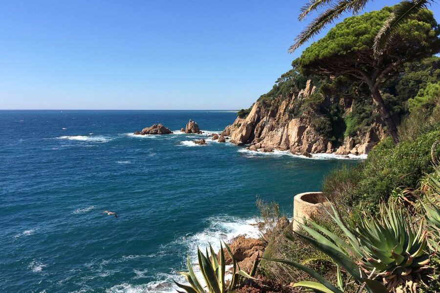 From Barcelona: Costa Brava Day Tour with Lunch - From Barcelona to Blanes by air-conditioned bus