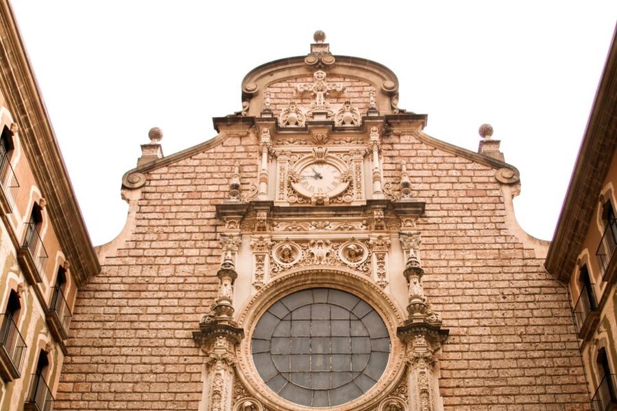 From Barcelona: Half-Day Montserrat Experience - The farmer’s market and local flavors