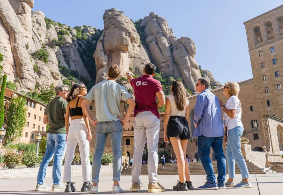 From Barcelona: Half-Day Montserrat Experience - Meeting the guide near Arc de Triomf