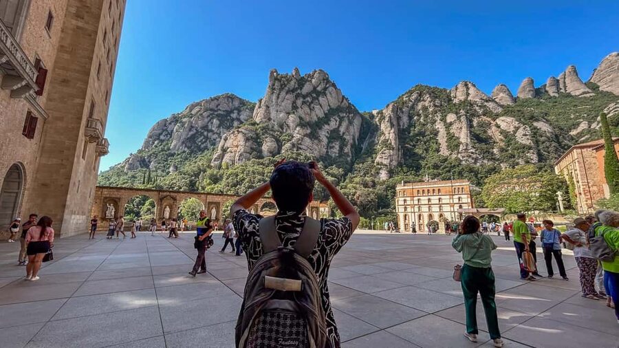 From Barcelona: Montserrat Tour, Rack Railway & Licor Taste - From Barcelona’s Estació de França to the mountain