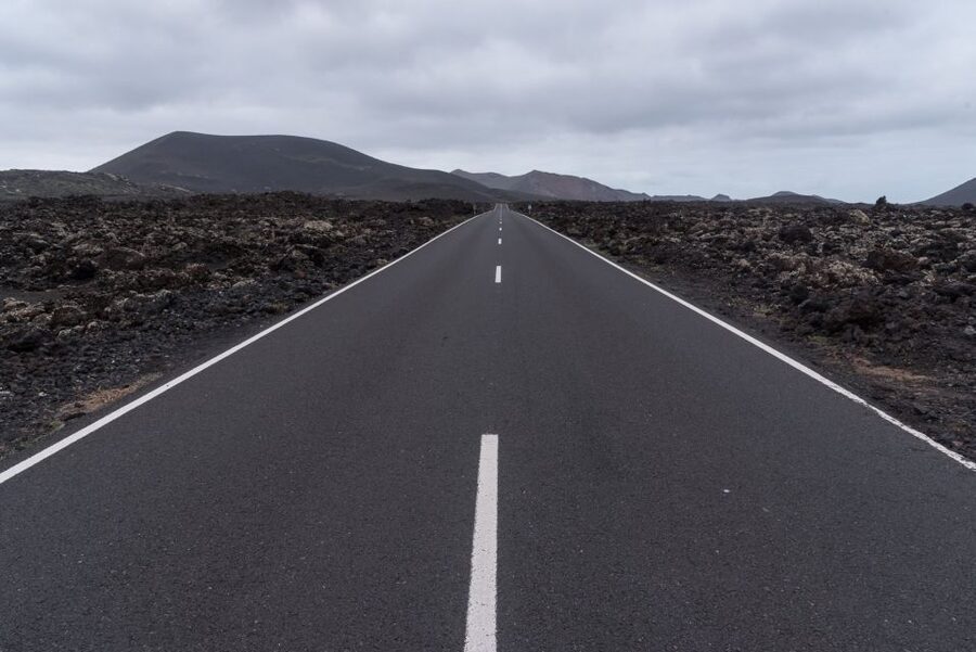 From Fuerteventura: Lanzarote Volcano and Wine Region Tour - Guides, languages, and group size