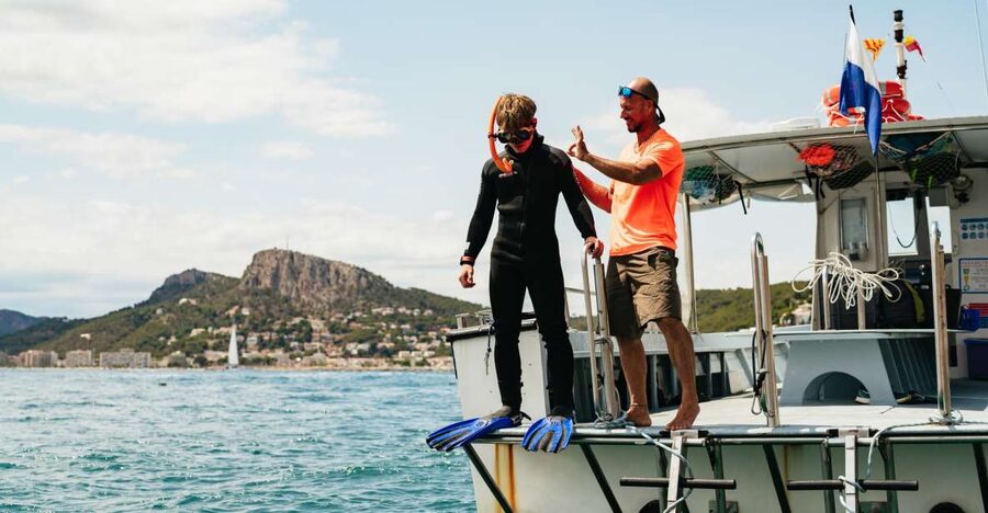 From L’Estartit: Snorkeling Trip to the Medes Islands - The eco-briefing and equipment setup