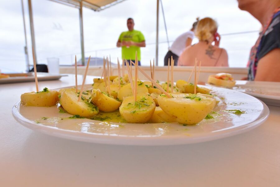 From Lanzarote: Sailing Day Trip Around La Graciosa - Who will enjoy this trip most