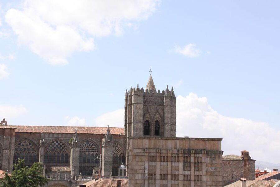 From Madrid: Avila and Segovia Full-Day Tour - The included tapa stop